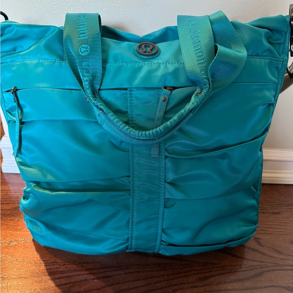 Lululemon Fast In Flight Bag Teal